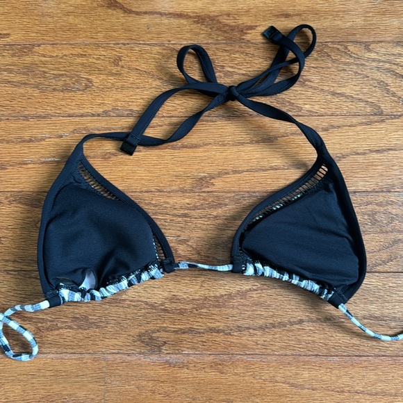 Everything but water bikini top size xs - Picture 2 of 2
